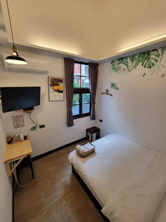 Old Wow老屋瓦共享民宿hostel 桃園市民宿074號 Longtan Exterior photo